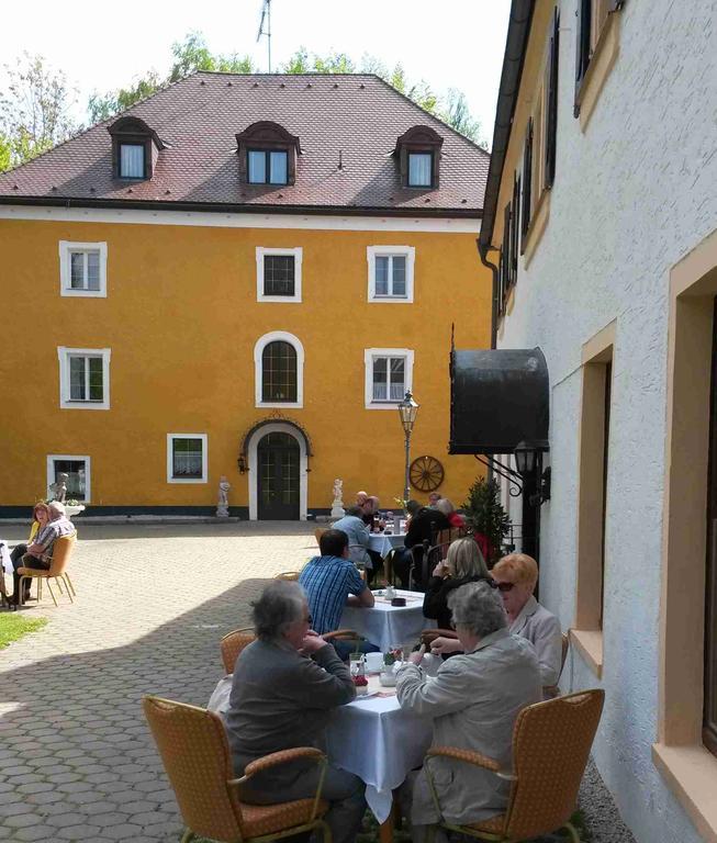 Hotel Schloss Fuchsmuehl Exterior foto
