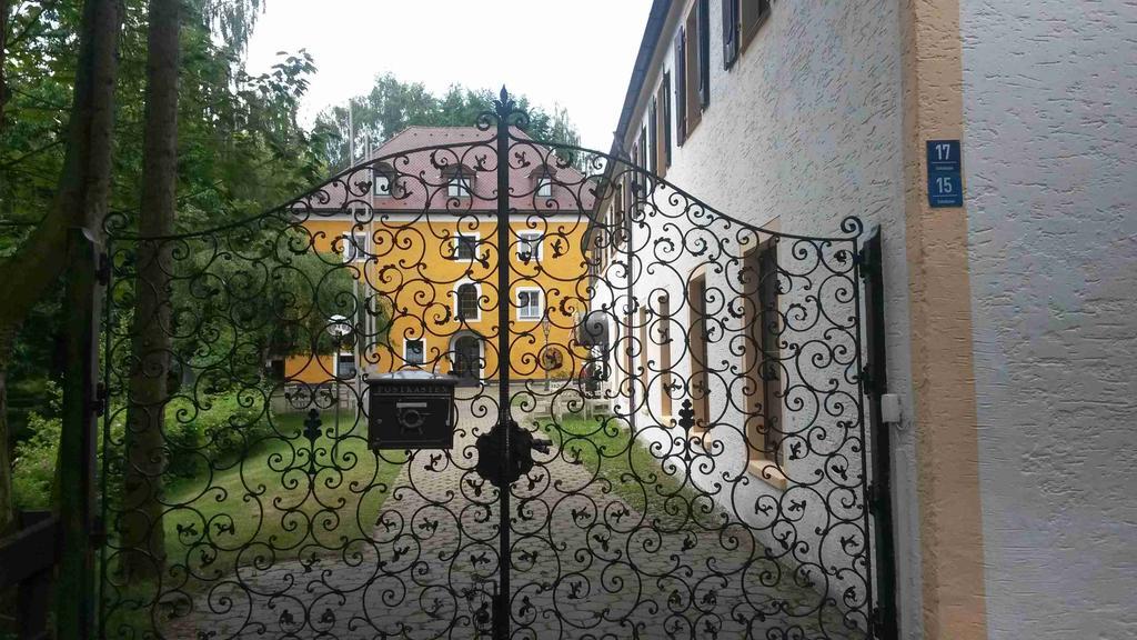 Hotel Schloss Fuchsmuehl Exterior foto