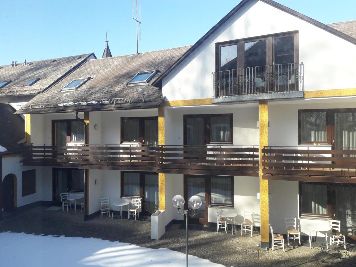 Hotel Schloss Fuchsmuehl Exterior foto